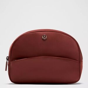 Lululemon City Essentials Pouch 4L